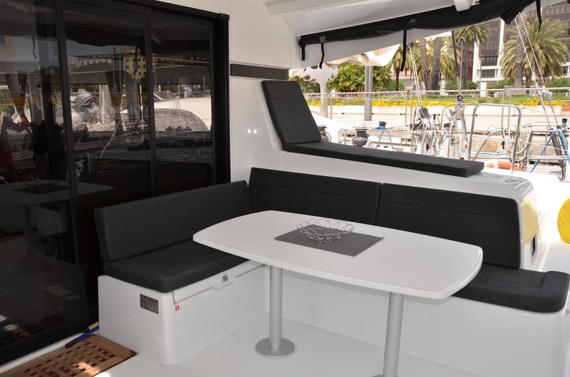 Book yachts online - catamaran - Lagoon 42 - Balute - rent