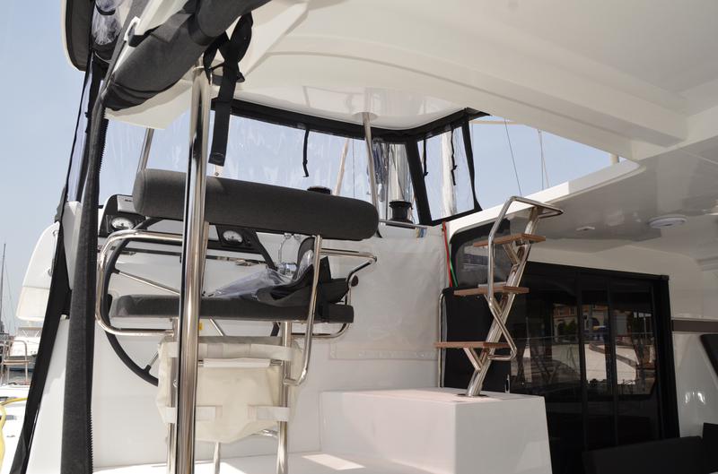 Book yachts online - catamaran - Lagoon 42 - Balute - rent