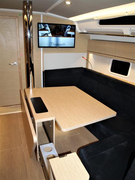 Book yachts online - sailboat - Hanse 418 - Diamante - rent