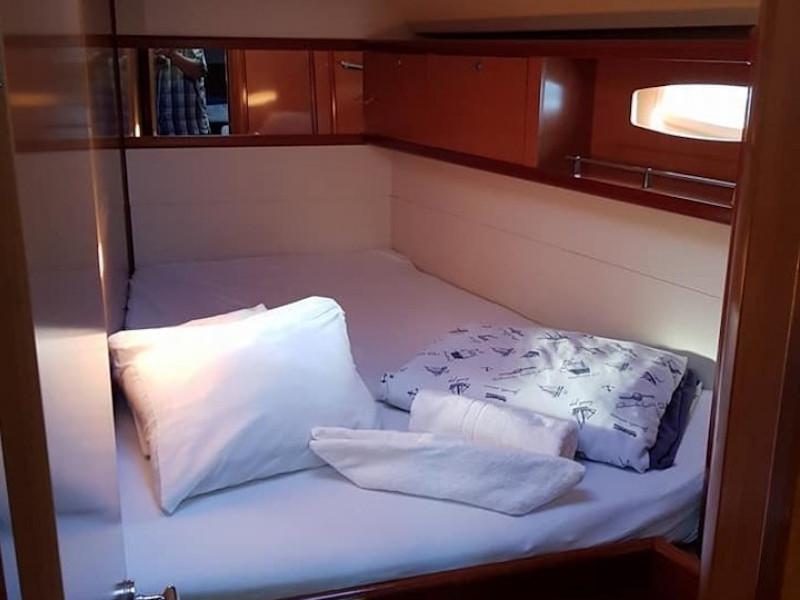 Book yachts online - sailboat - Beneteau 54 - Mambo - rent