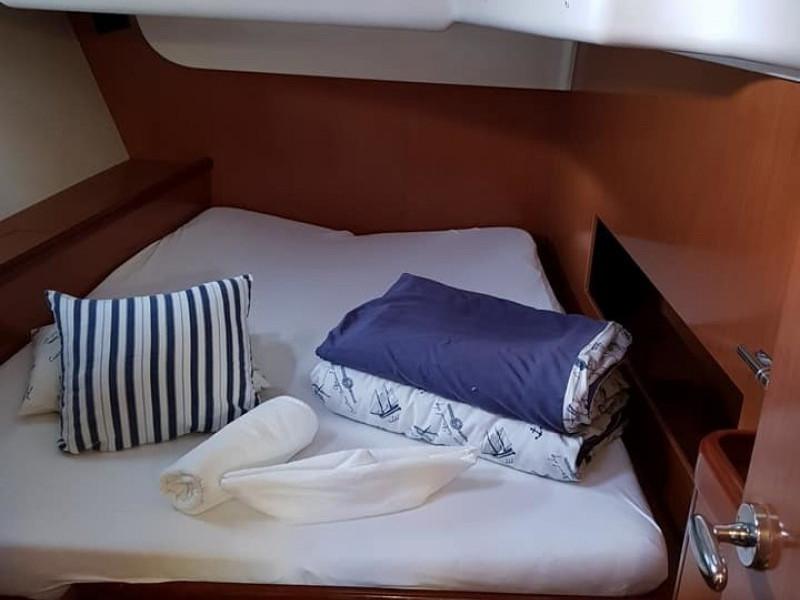 Book yachts online - sailboat - Beneteau 54 - Mambo - rent