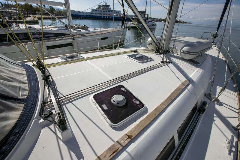 Book yachts online - sailboat - Sun Odyssey 49i - Iole - rent