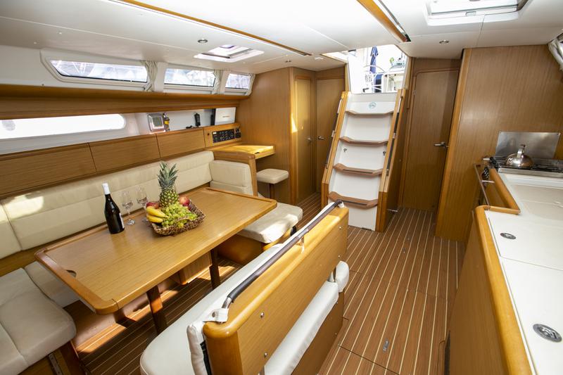Book yachts online - sailboat - Sun Odyssey 49i - Iole - rent