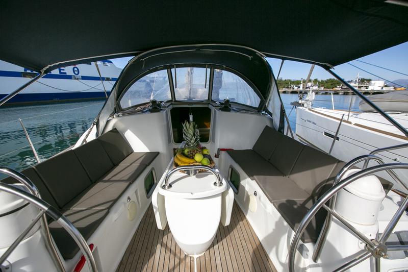 Book yachts online - sailboat - Sun Odyssey 42 i - SOD42i - rent