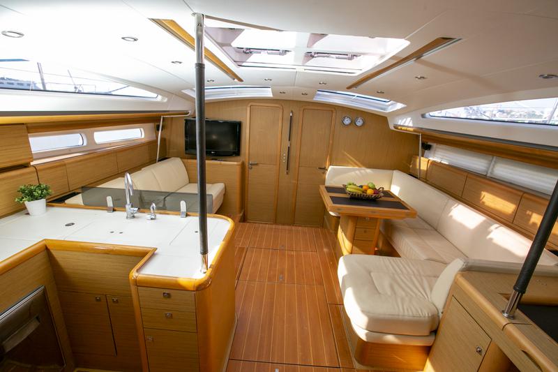 Book yachts online - sailboat - Jeanneau 57 - Messenger - rent