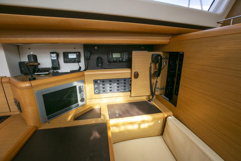 Book yachts online - sailboat - Jeanneau 57 - Messenger - rent