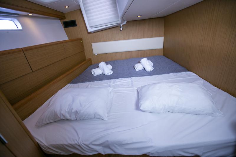 Book yachts online - sailboat - Jeanneau 57 - Messenger - rent