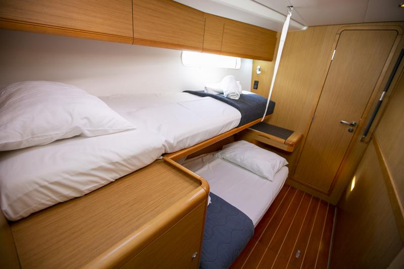 Book yachts online - sailboat - Jeanneau 57 - Messenger - rent