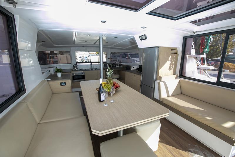 Book yachts online - catamaran - Bali 4.0 - Blue Dream II / A/C, WM, Generator, solar panels &amp; electric WC - rent