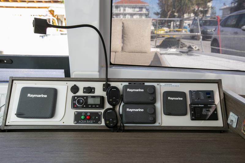 Book yachts online - catamaran - Bali 4.0 - Blue Dream II / A/C, WM, Generator, solar panels &amp; electric WC - rent