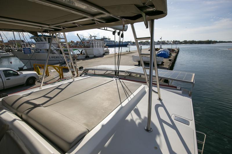 Book yachts online - catamaran - Bali 4.0 - Blue Dream II / A/C, WM, Generator, solar panels &amp; electric WC - rent