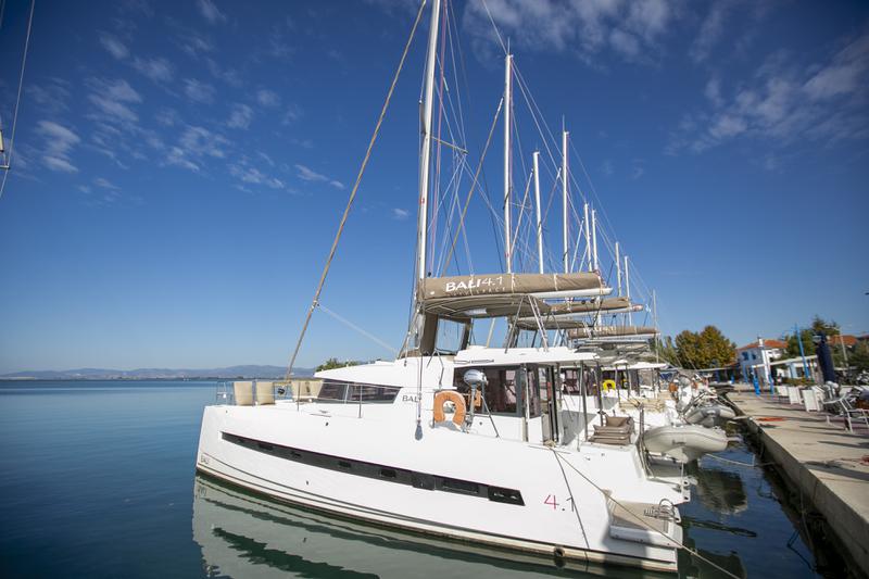 Book yachts online - catamaran - Bali 4.1 - North Cat II / A/C, WM, Generator, solar panels &amp; electric WC - rent
