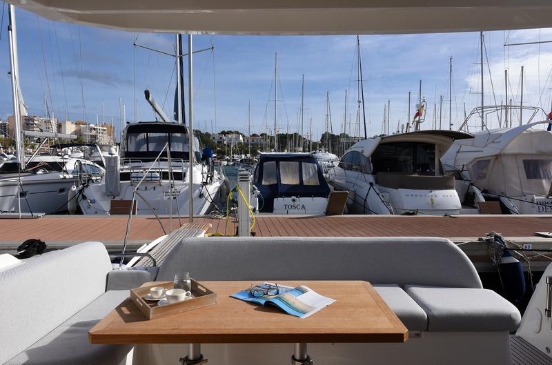 Book yachts online - motorboat - Prestige 420 New - My Love II - rent