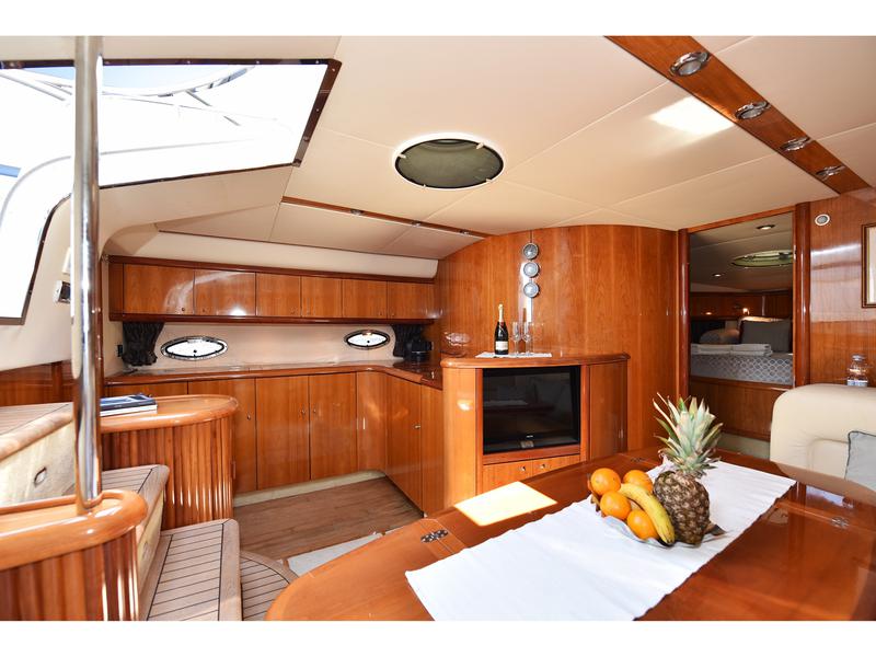 Book yachts online - motorboat - Camargue 50 - GOODLIFE - rent