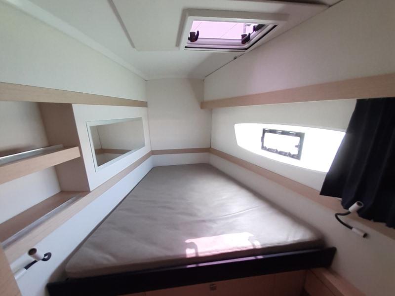 Book yachts online - catamaran - Lucia 40 - Rhum marin - rent