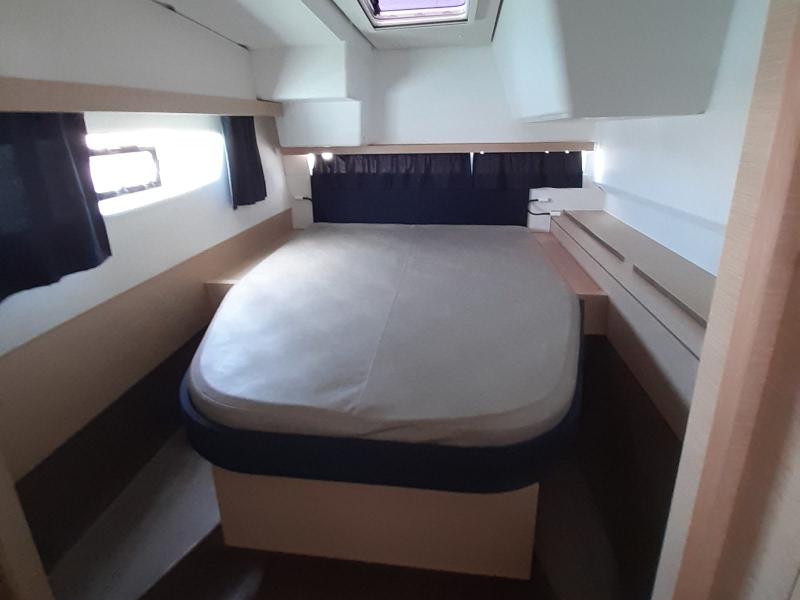 Book yachts online - catamaran - Lucia 40 - Rhum marin - rent