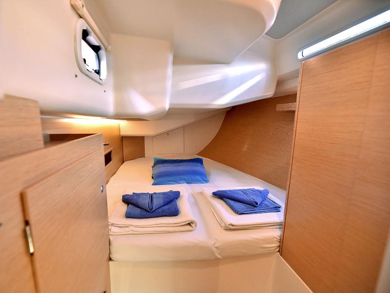 Book yachts online - sailboat - Hanse 458 - YASSICA - rent