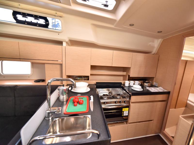 Book yachts online - sailboat - Hanse 458 - YASSICA - rent