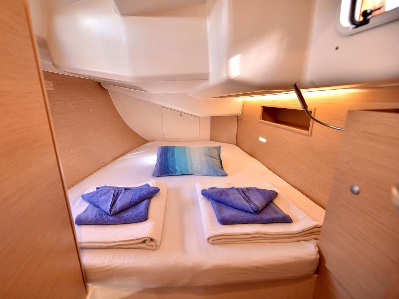 Book yachts online - sailboat - Hanse 458 - YASSICA - rent