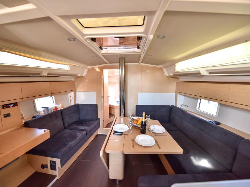 Book yachts online - sailboat - Hanse 418 - YAVANSU - rent