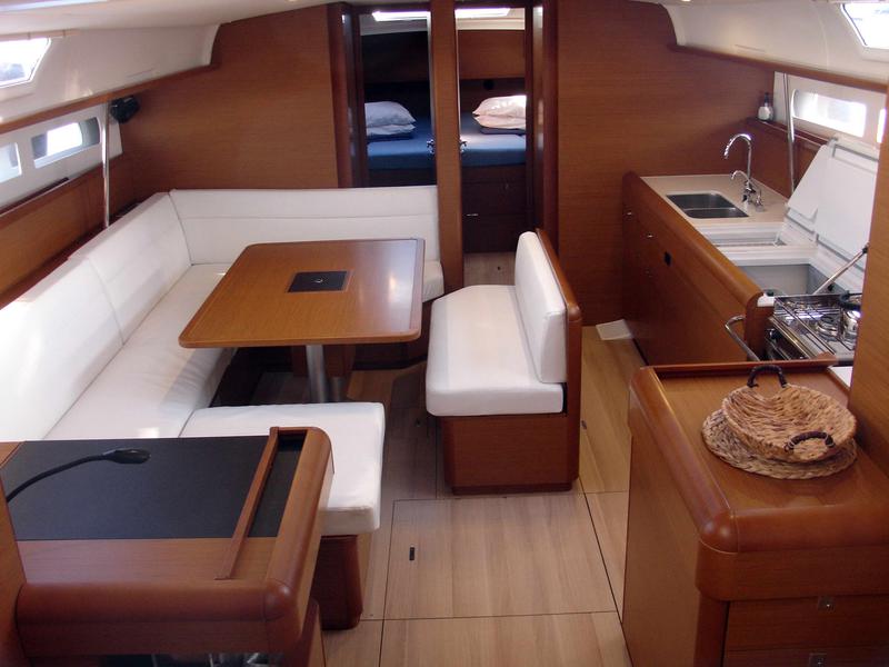 Book yachts online - sailboat - Sun Odyssey 519 - Ataraxia - rent