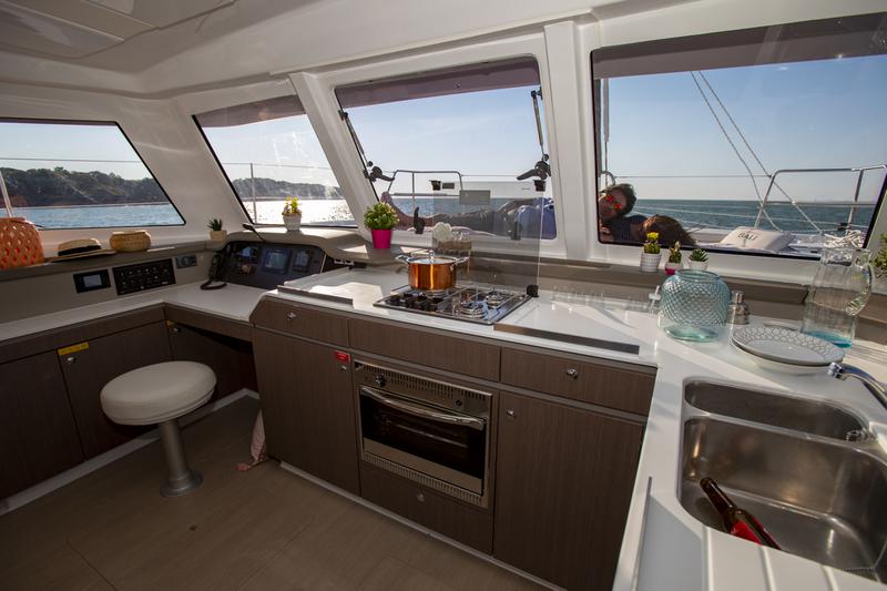 Book yachts online - catamaran - Bali Catspace TEAM FACTORY - Team Factory - rent