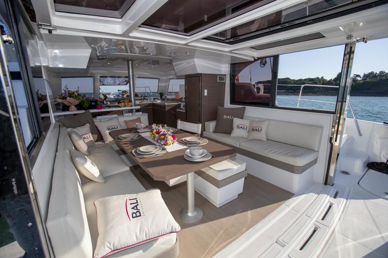 Book yachts online - catamaran - Bali Catspace TEAM FACTORY - Team Factory - rent