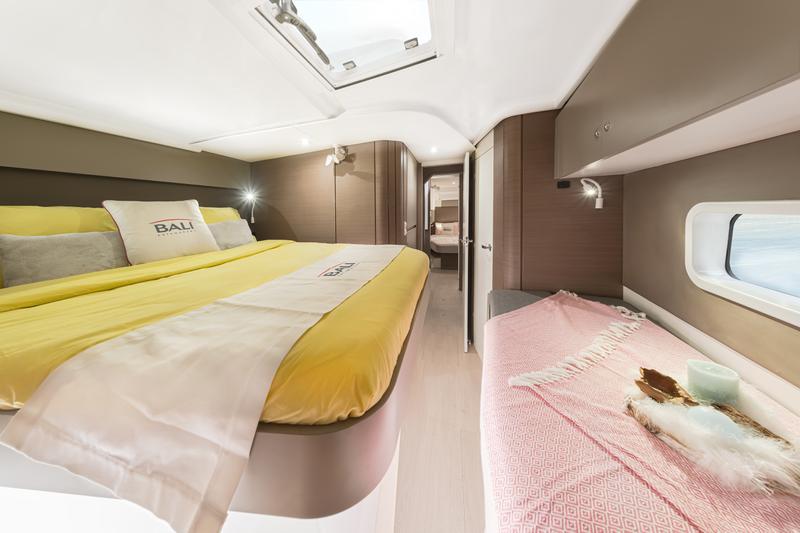 Book yachts online - catamaran - Bali Catspace TEAM FACTORY - Team Factory - rent