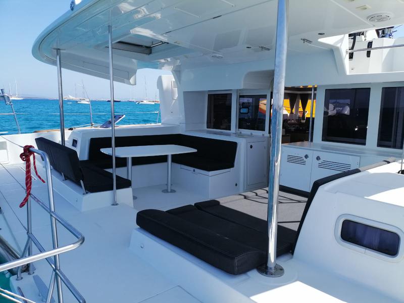 Book yachts online - catamaran - Lagoon 450  Flybridge - Cidici - rent