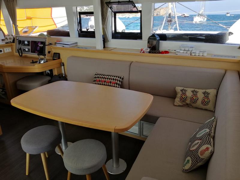 Book yachts online - catamaran - Lagoon 450  Flybridge - Cidici - rent