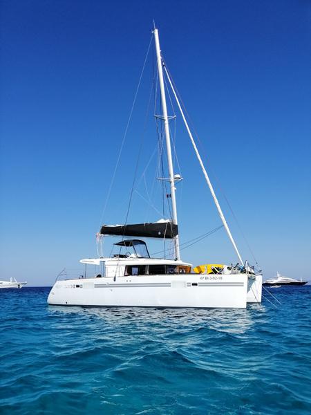 Book yachts online - catamaran - Lagoon 450  Flybridge - Cidici - rent