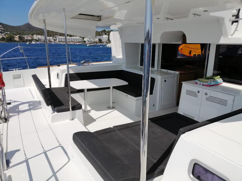 Book yachts online - catamaran - Lagoon 450  Flybridge - Cidici - rent