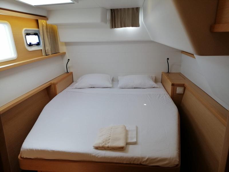 Book yachts online - catamaran - Lagoon 450  Flybridge - Cidici - rent