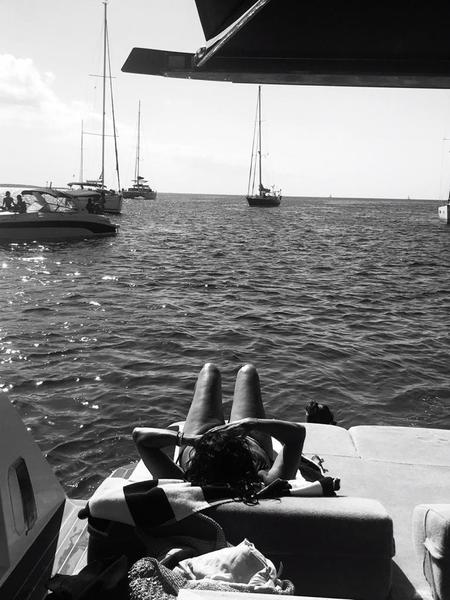 Book yachts online - motorboat - Fjord 44 Open - MEDCAT68 Available for daily charter only - From 10:00 to 20:00 - 0 night - rent