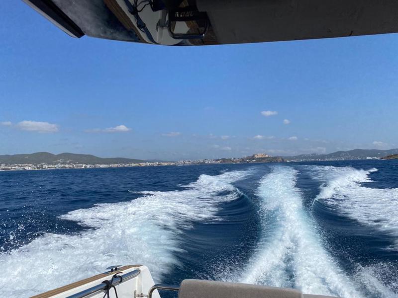 Book yachts online - motorboat - Fjord 44 Open - MEDCAT68 Available for daily charter only - From 10:00 to 20:00 - 0 night - rent