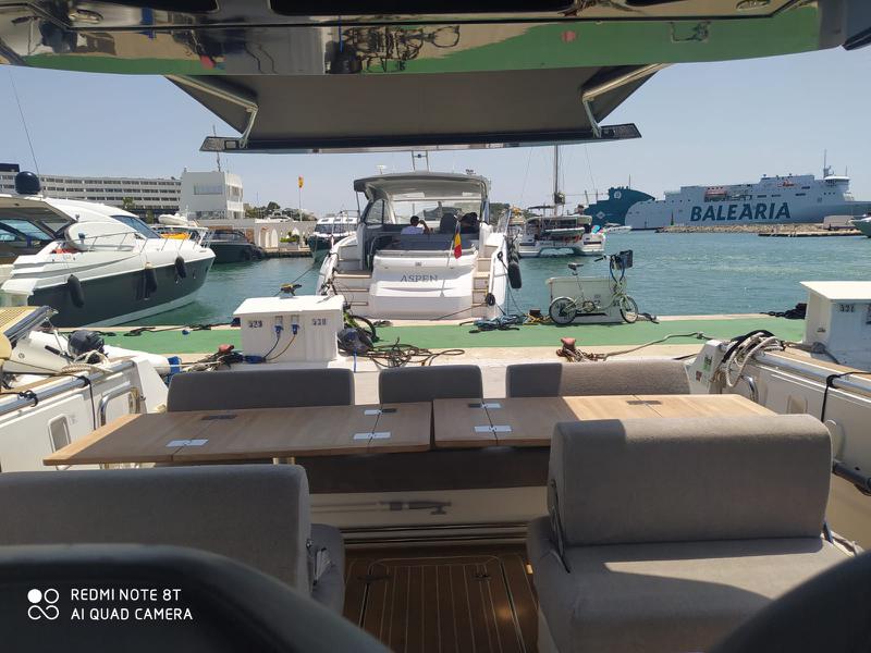 Book yachts online - motorboat - Fjord 44 Open - MEDCAT68 Available for daily charter only - From 10:00 to 20:00 - 0 night - rent