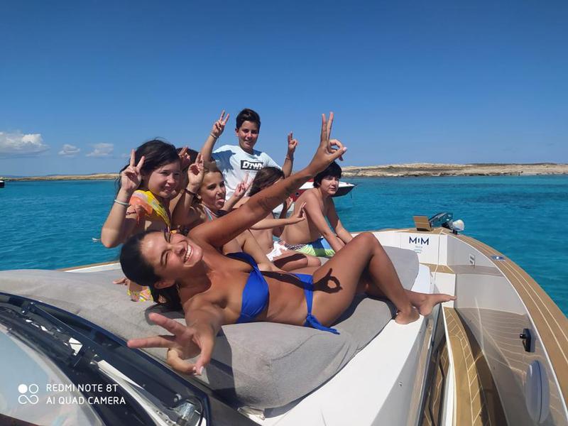 Book yachts online - motorboat - Fjord 44 Open - MEDCAT68 Available for daily charter only - From 10:00 to 20:00 - 0 night - rent