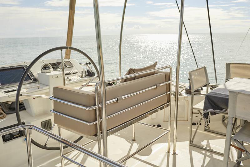 Book yachts online - catamaran - Lagoon 560 - Big Gani - rent