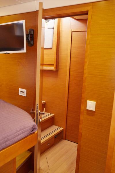 Book yachts online - catamaran - Lagoon 560 - Big Gani - rent