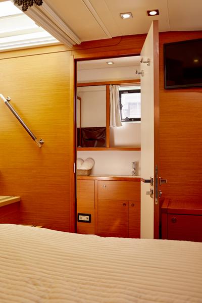 Book yachts online - catamaran - Lagoon 560 - Big Gani - rent