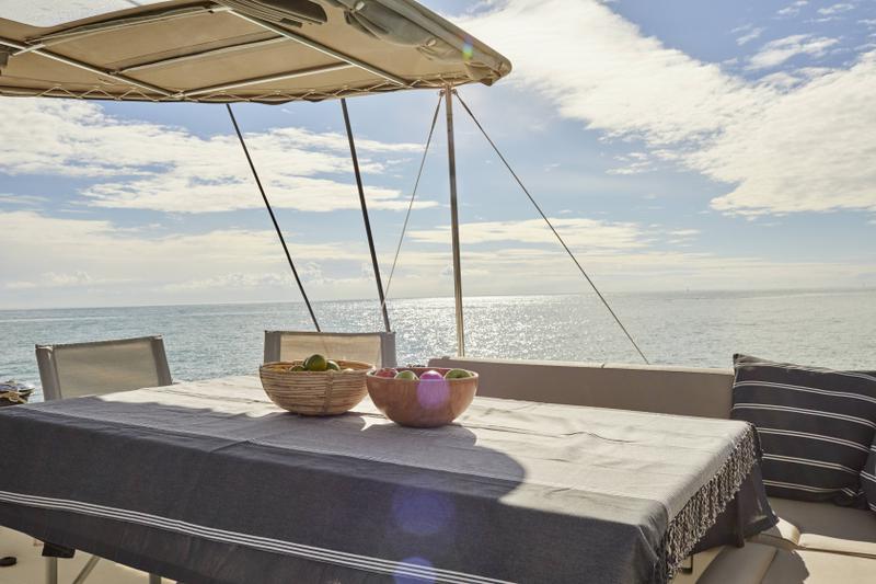 Book yachts online - catamaran - Lagoon 560 - Big Gani - rent