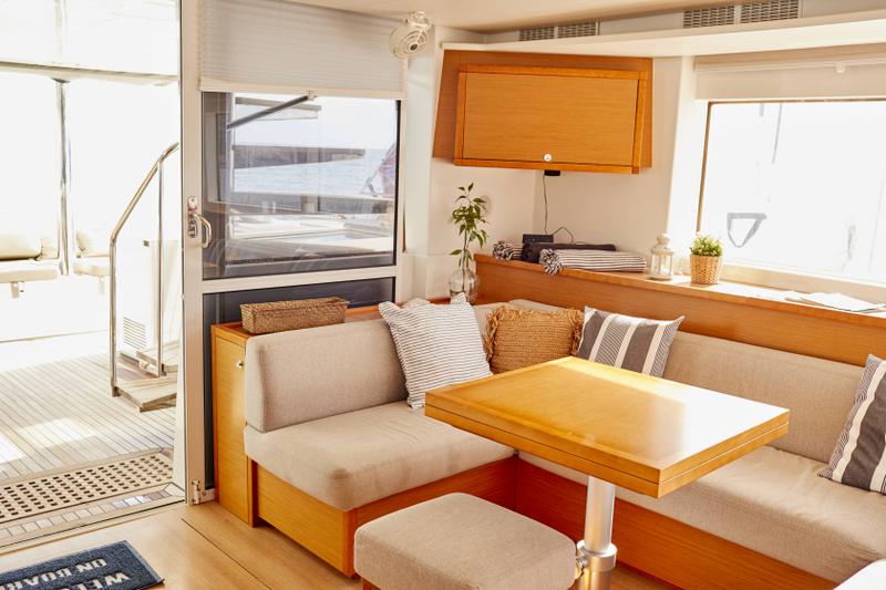 Book yachts online - catamaran - Lagoon 560 - Big Gani - rent