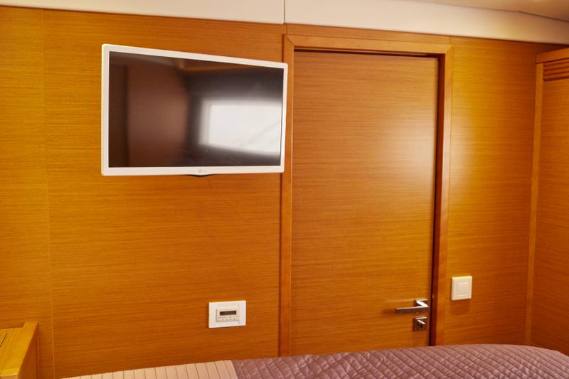 Book yachts online - catamaran - Lagoon 560 - Big Gani - rent