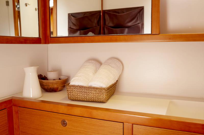 Book yachts online - catamaran - Lagoon 560 - Big Gani - rent