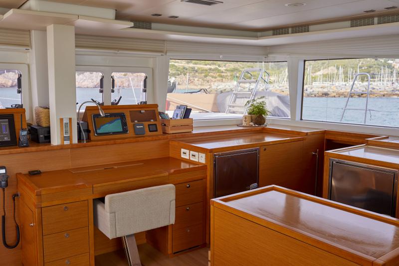 Book yachts online - catamaran - Lagoon 560 - Big Gani - rent