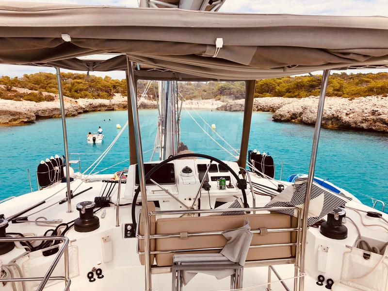 Book yachts online - catamaran - Lagoon 560 - Big Gani - rent