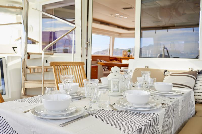 Book yachts online - catamaran - Lagoon 560 - Big Gani - rent