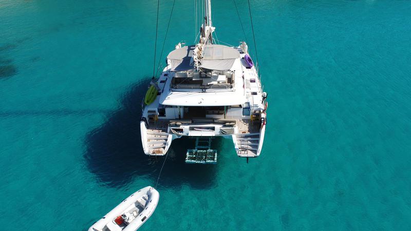 Book yachts online - catamaran - Lagoon 560 - Big Gani - rent
