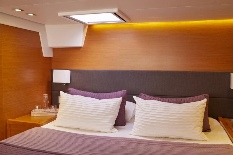 Book yachts online - catamaran - Lagoon 560 - Big Gani - rent