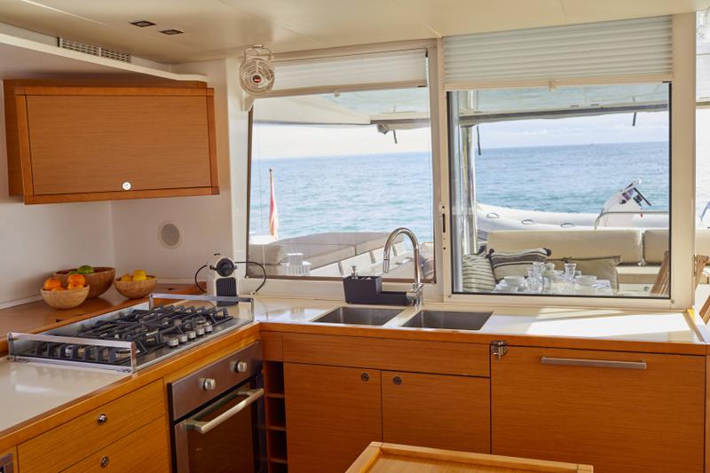 Book yachts online - catamaran - Lagoon 560 - Big Gani - rent